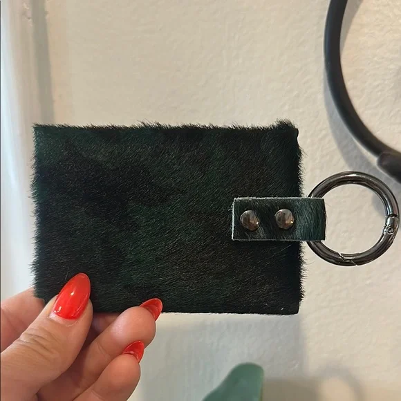 Green Fur Keychain Wallet - Picture 3 of 4